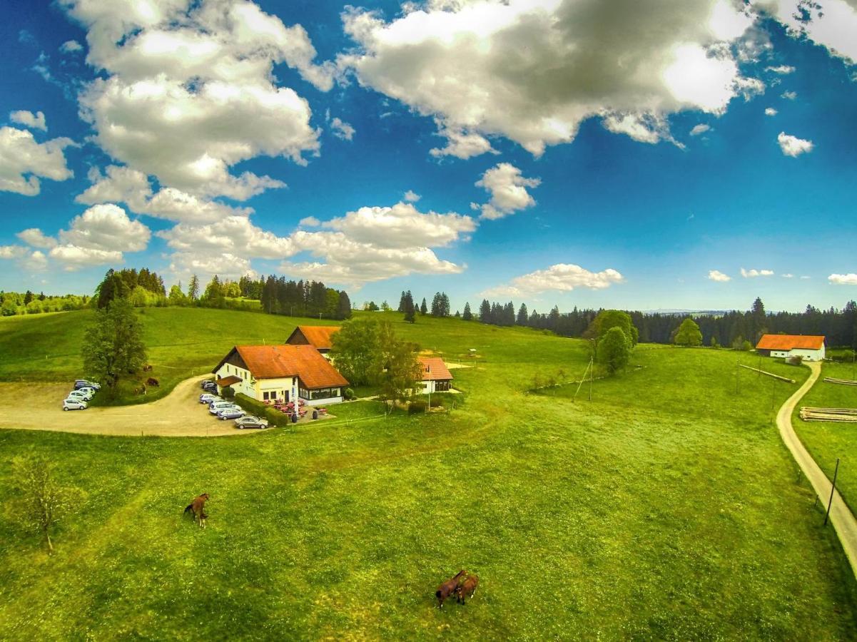 Le Cerneux-Au-Maire Bed & Breakfast Les Bois Exterior photo